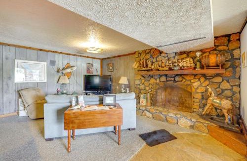 Huddleston Apartment | Smith Mountain Lake Retreat with Private Beach!