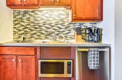 Smith Mountain Lake Apartment | Smith Mountain Lake Studio | Pool, Beach & Trails