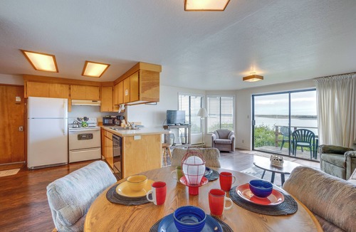 Smith River Cabin | Smith River Vintage Cabin: Oceanfront Deck + Views