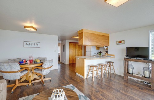 Smith River Cabin | Smith River Vintage Cabin: Oceanfront Deck + Views