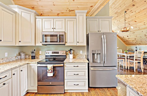 Lake Lure House | SMITH TREEHOUSE LAKE LURE: CLOSE TO ASHEVILLE AND TYRON WITH KILLER VIEWS
