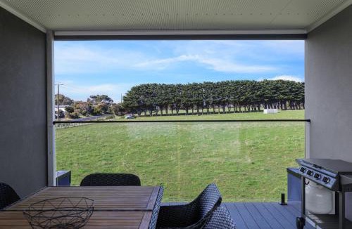 Smiths Beach House | Smiths Island Retreat