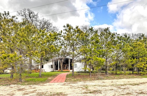 Smithville House | Smithville Retreat on 25 Private Acres!