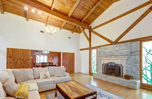 Smithville House | Smithville Retreat on 25 Private Acres!