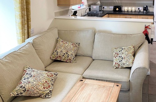 Llanfair Talhaiarn Cottage | Smithy Barn - HW7592