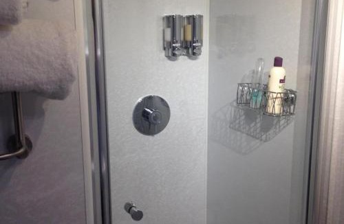 Leyland House | smithy lodge guest house