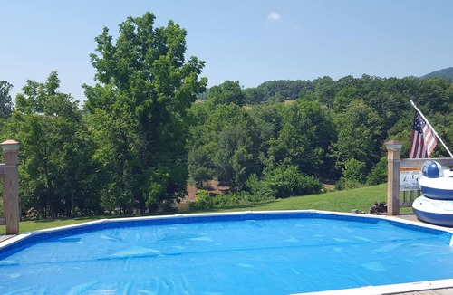Upper Tract House | Smoke Hole Riverhouse