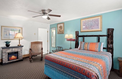 Glencoe Hotel | Smokey Bear Motel