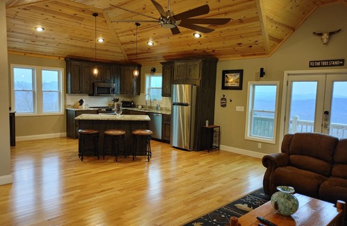 Murphy Ski Chalet | Smokey Mountain couple's retreat