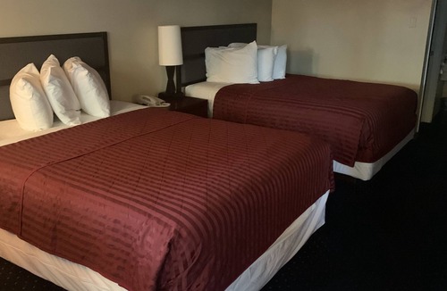 Arlington Hotel | Smokey Point Motor Inn