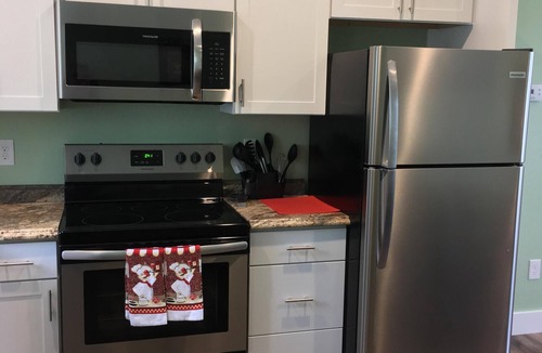 Waynesville Cottage | Smokies Cottage Walking Distance to Downtown Waynesville