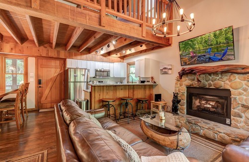 Walland Cabin | Smoky Mountain Cabin with Private River Access