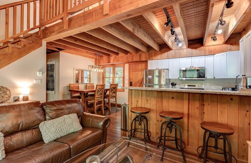 Walland Cabin | Smoky Mountain Cabin with Private River Access