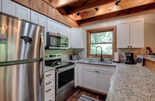 Walland Cabin | Smoky Mountain Cabin with Private River Access