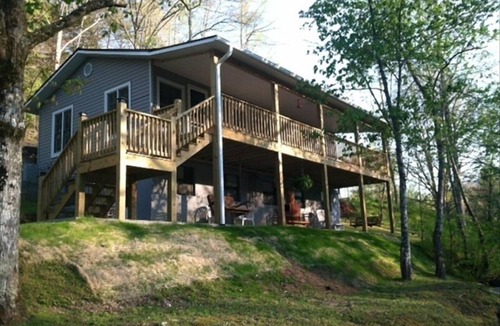 Otto Cottage | Smoky Mountain Creek Front Privacy