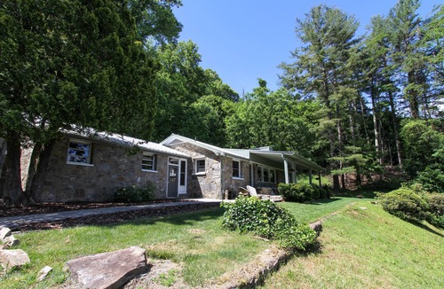 Waynesville Cottage | Smoky Mountain Get-away