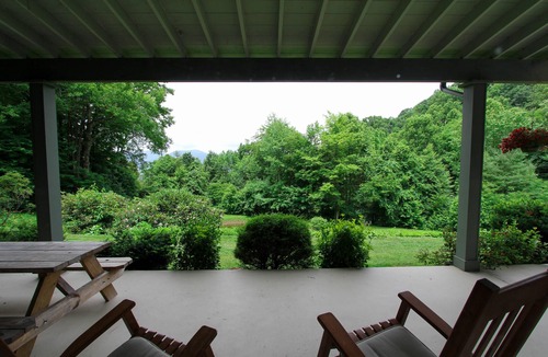 Waynesville Cottage | Smoky Mountain Get-away