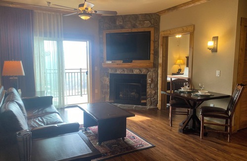 Gatlinburg Villa | SMOKY MTN CHRISTMAS WEEK-5 BEDROOM VILLA
