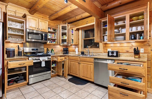 Robbinsville Cabin | Smoky Mtn Lake House | Prvt Dock & Hot Tub