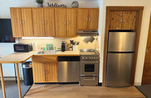 Jeffersonville House | Smooth 2-minute ski to Lift Ski-in Ski-out Smuggs Condo ⭐️