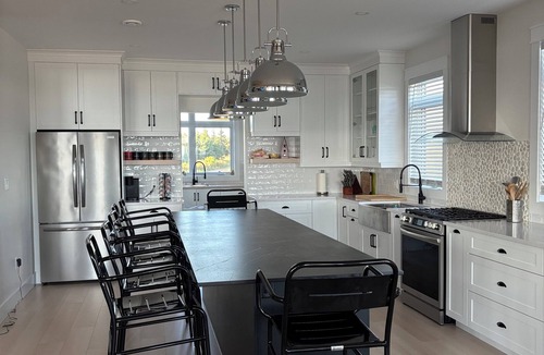 Union Corner House | Smugglers Beach Sea HousenPrivate Newly Built Executive Ocean Front Retreat