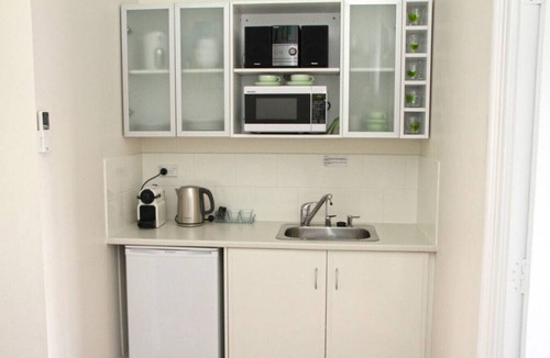 Victor Harbor Apartment | Smugglers Inn Studio 14