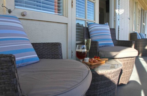 Victor Harbor Apartment | Smugglers Inn Studio 14