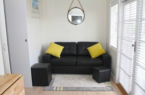 Victor Harbor Apartment | Smugglers Inn Studio 14