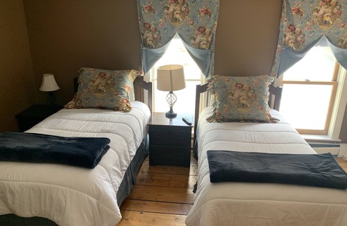 Jeffersonville Hotel | Smugglers Notch Inn