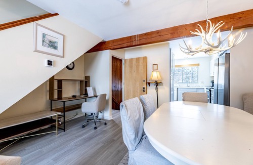 Jeffersonville Condo | Smugglers' Notch Resort Private Suites