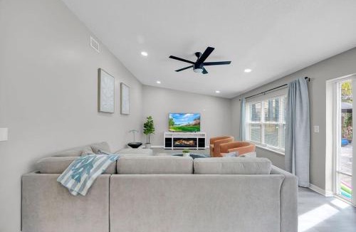 Isle of Palms House | SMV Jax Getaway Pool Near Mayo & Beach