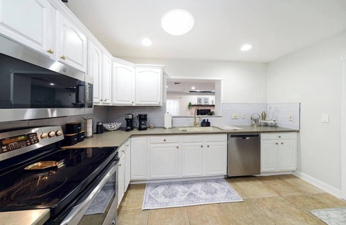 Bradenton House | SMV | Pool & Pickleball | Play All Day!