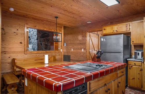 Fort Payne Cabin | Snail’s Pace South-6br/3.5 bath w/gorgeous views