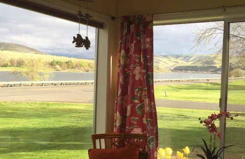 Clarkston Heights-Vineland House | Snake River View & River Access