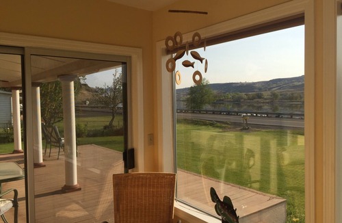 Clarkston Heights-Vineland House | Snake River View & River Access