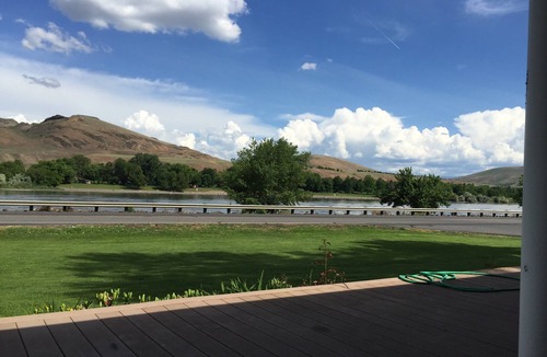 Clarkston Heights-Vineland House | Snake River View & River Access