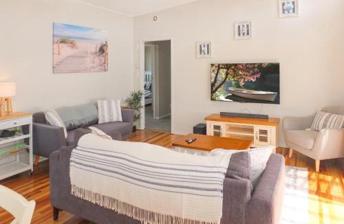Foxton Beach House | Snapper Bach - Foxton Beach Holiday Home