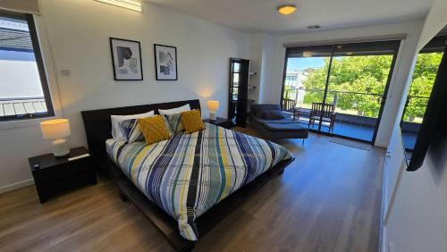 Springvale House | Snappy Springvale 3 Bed House