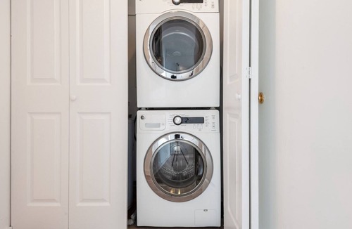Foggy Bottom Apartment | Snazzy Foggy Bottom 1BR w/ W/D + Gym near Kennedy Center by Blueground