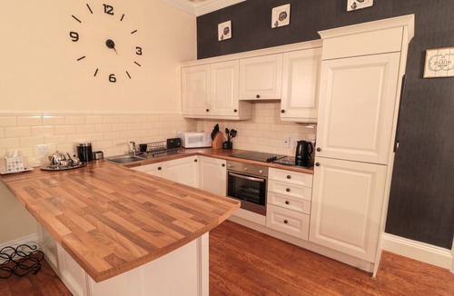Sneaton Cottage | SNEATON HALL APARTMENT 4, romantic, luxury holiday cottage in Sneaton