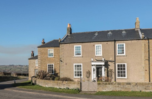 Sneaton Cottage | SNEATON HALL APARTMENT 4, romantic, luxury holiday cottage in Sneaton