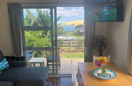 Omapere Ski Chalet | Sneezle Beezle Cottage