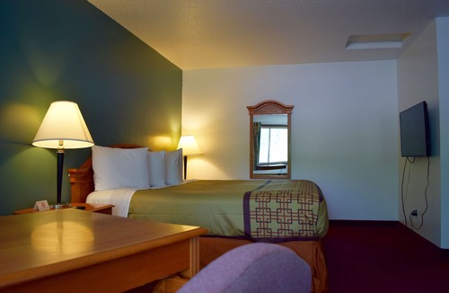 Nokomis Hotel | Snelling Motel