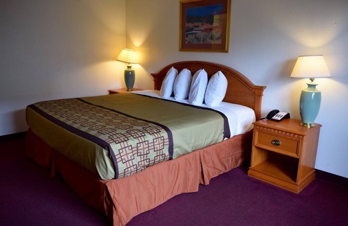 Nokomis Hotel | Snelling Motel