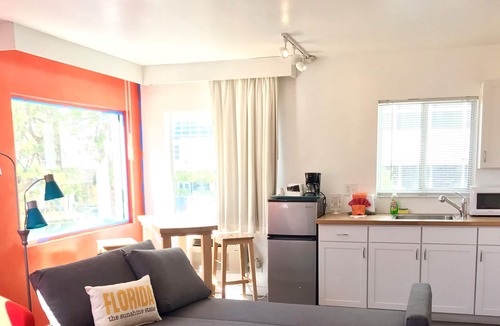 Central Beach Hotel | Snooze