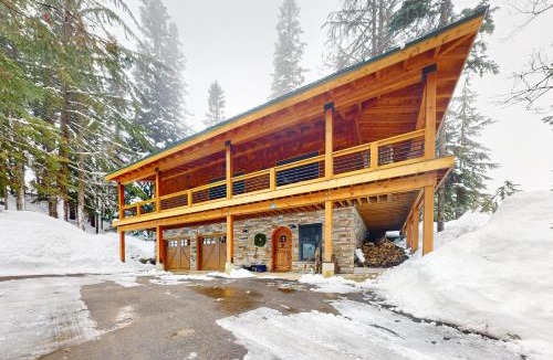 Snoqualmie Pass House | Snoqualmie Lodge