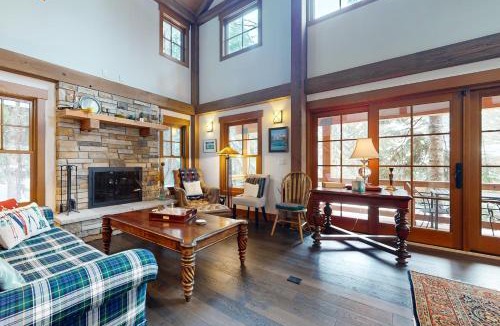 Snoqualmie Pass House | Snoqualmie Lodge