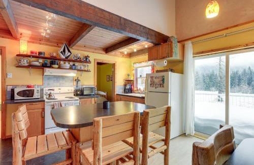 Snoqualmie Pass House | Snoqualmie Pass Cabin w/Deck: Walk to Ski Lift