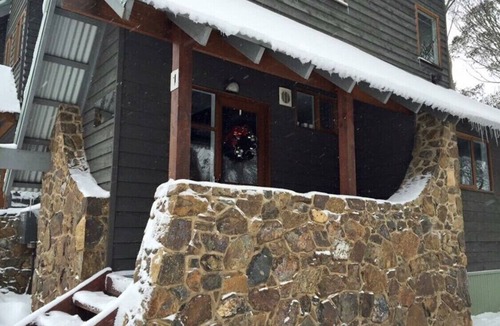 Dinner Plain Ski Chalet | Snow Brainer-dog friendly