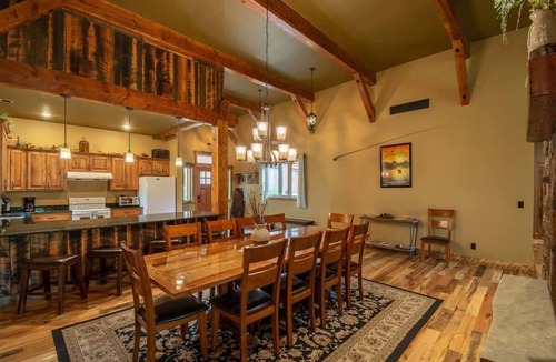 Lazy Acres House | Snow Creek Lodge Summ